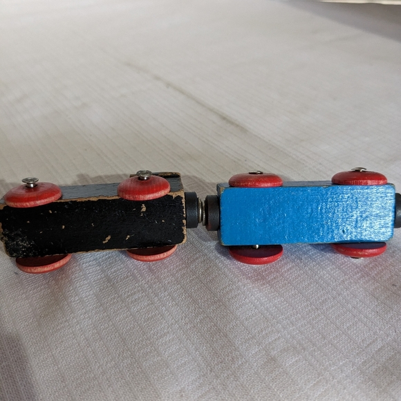 VTG Wooden Train Engine,log hauler w/log  toy wood wheels Thomas Brio compatible - Picture 8 of 16